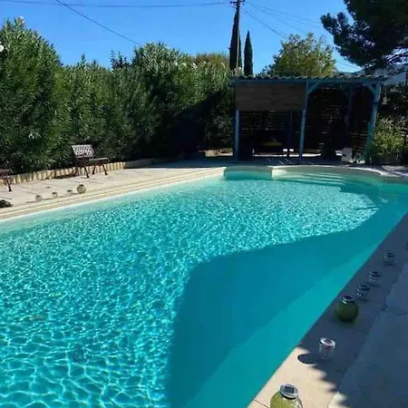Coustellet Avec Vue Sur Le Luberon