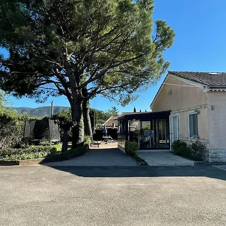 Coustellet Avec Vue Sur Le Luberon